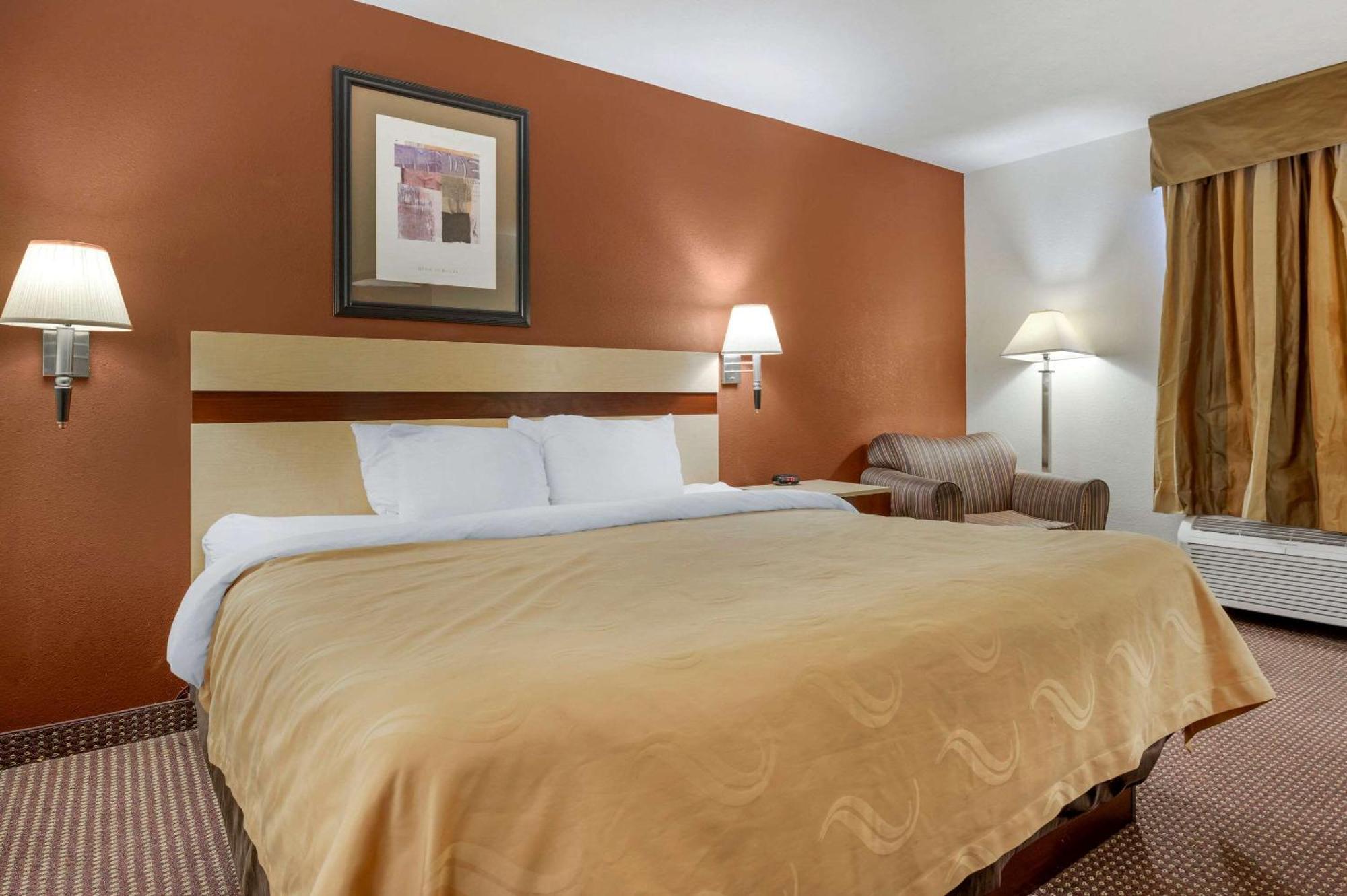 Quality Inn & Suites South-Obetz Exteriér fotografie