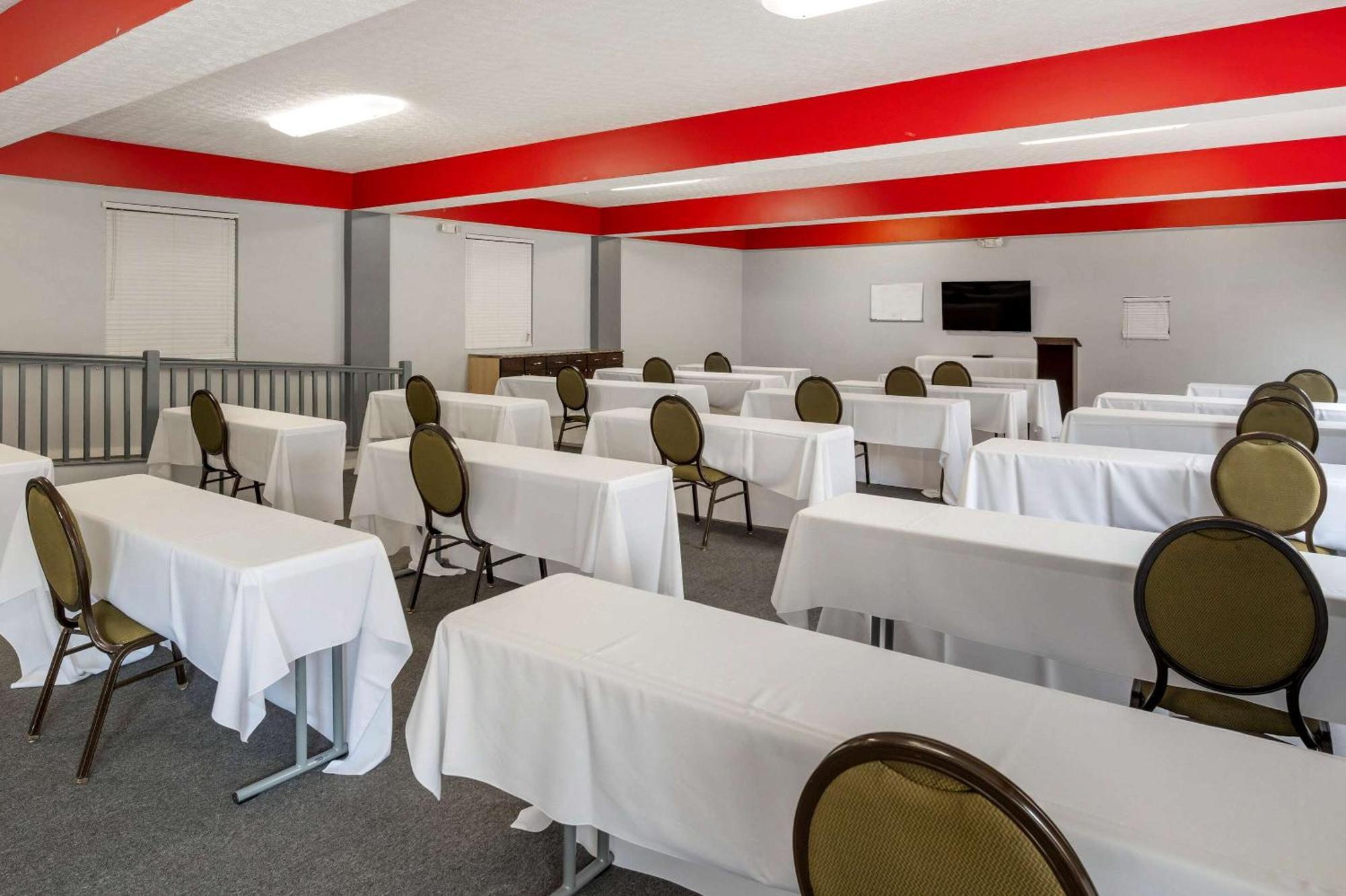 Quality Inn & Suites South-Obetz Exteriér fotografie