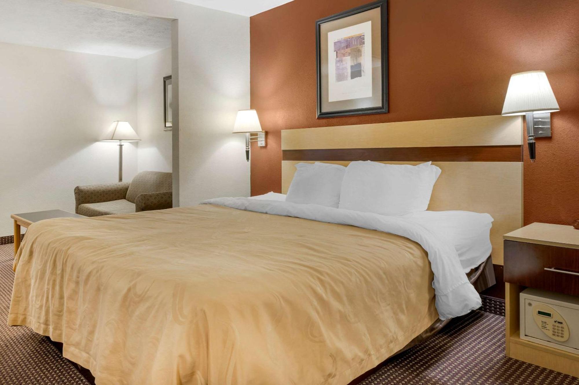 Quality Inn & Suites South-Obetz Exteriér fotografie