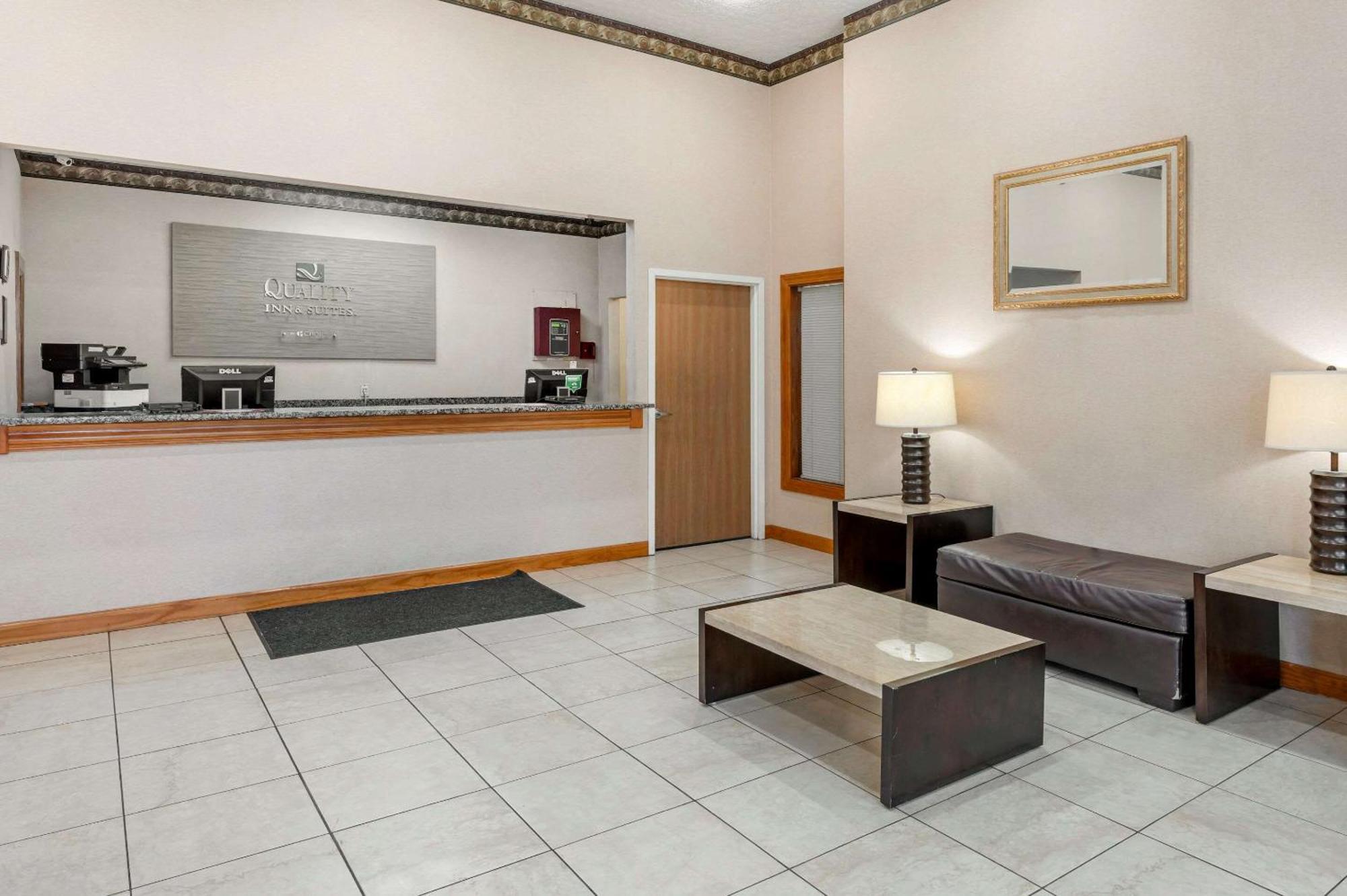 Quality Inn & Suites South-Obetz Exteriér fotografie
