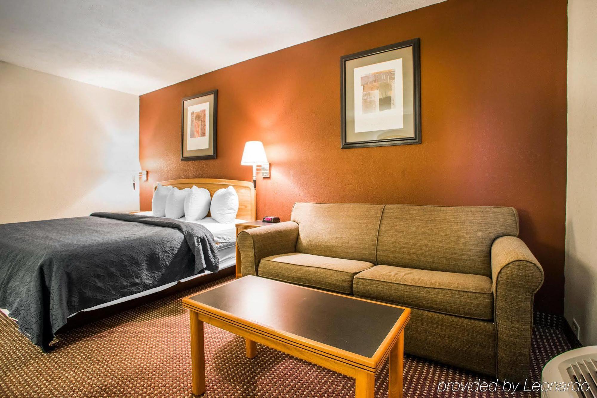 Quality Inn & Suites South-Obetz Exteriér fotografie